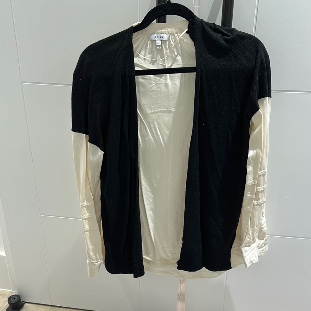 Reiss Women's Black and Cream Sweater